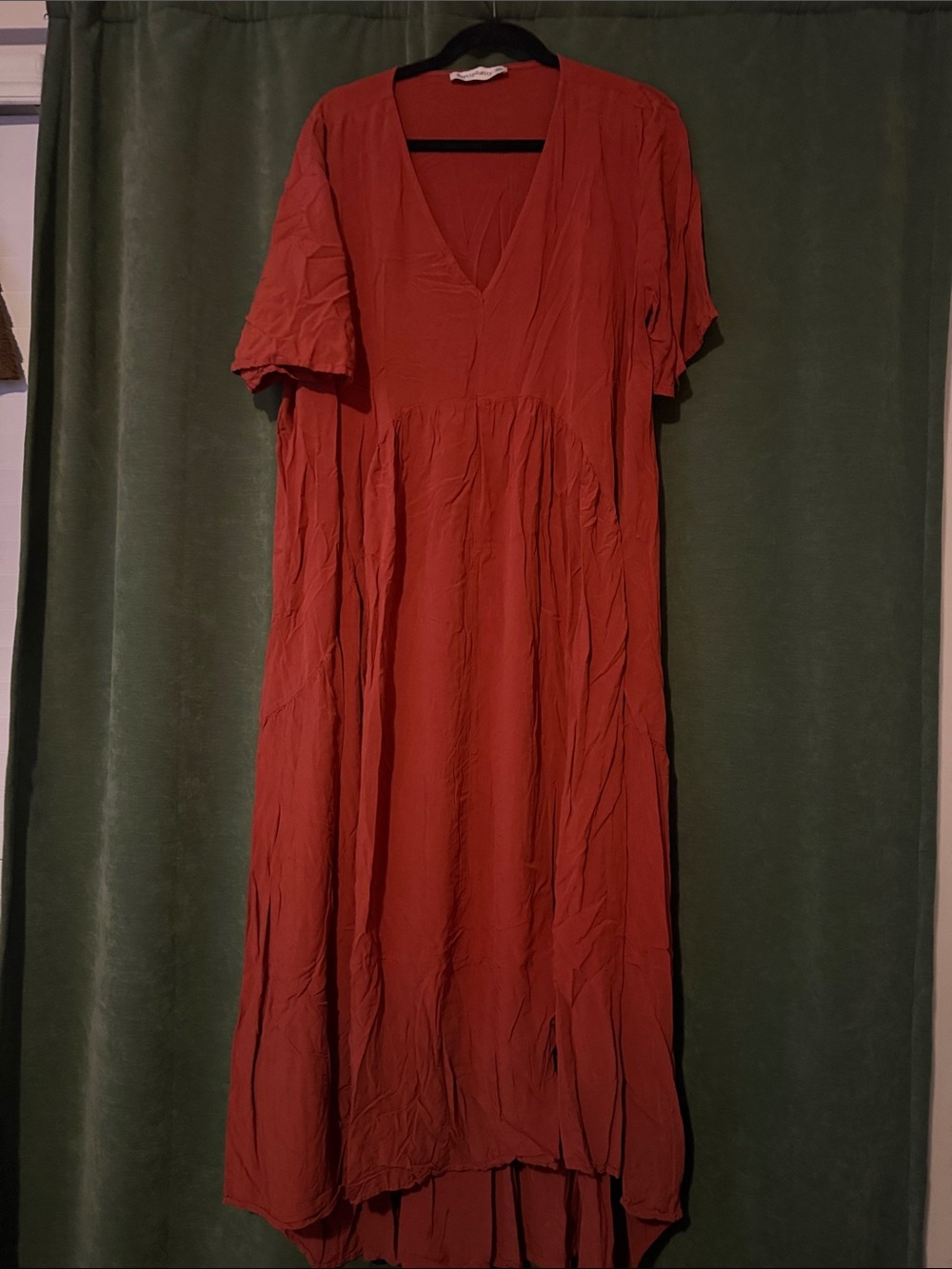 Women’s Rust V-Neck Midi Dress with Short Sleeves